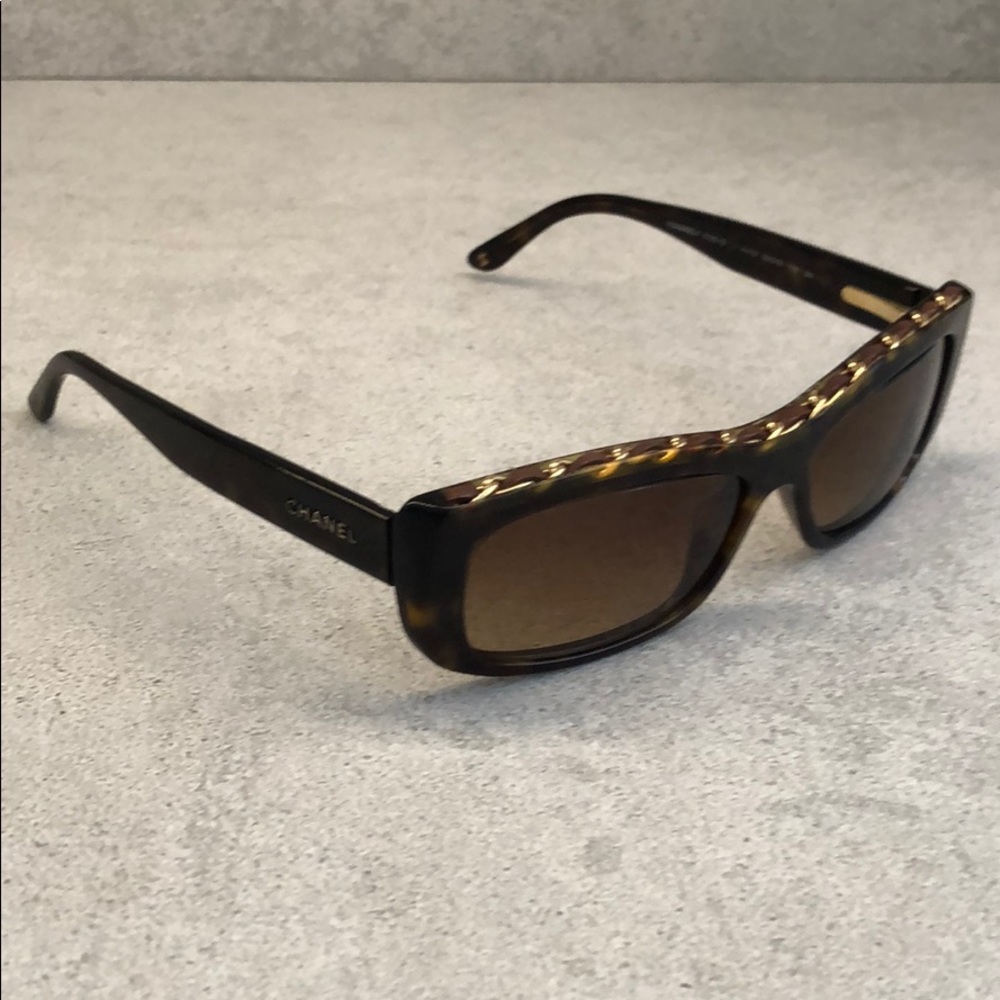 Authentic CHANEL Tortoise/Chain Sunglasses